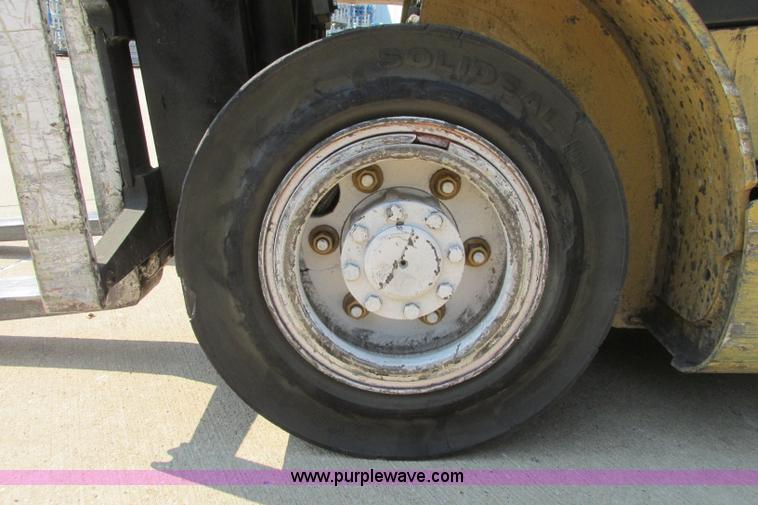 image for item I3493 Yale forklift