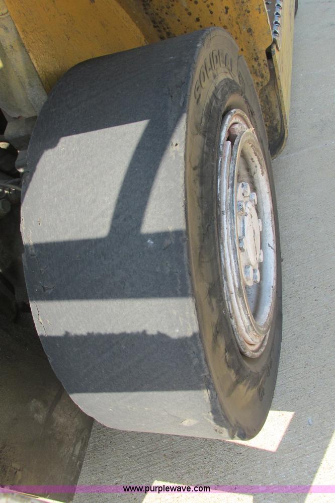 image for item I3493 Yale forklift