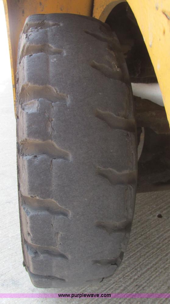 image for item I3493 Yale forklift