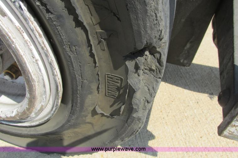 image for item I3493 Yale forklift