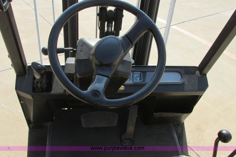 image for item I3494 Yale forklift