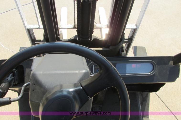 image for item I3494 Yale forklift