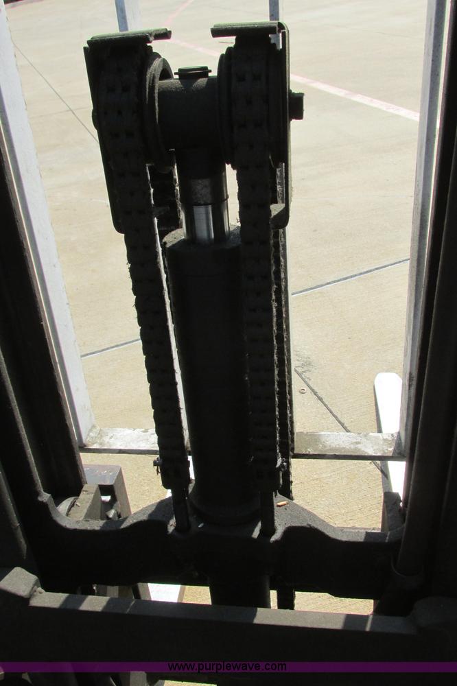 image for item I3494 Yale forklift