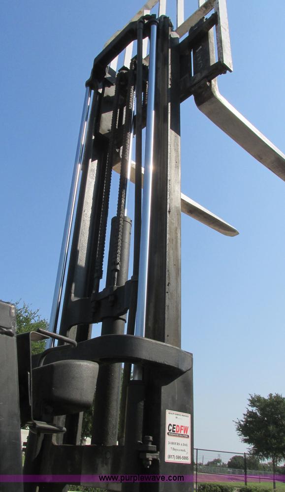 image for item I3494 Yale forklift