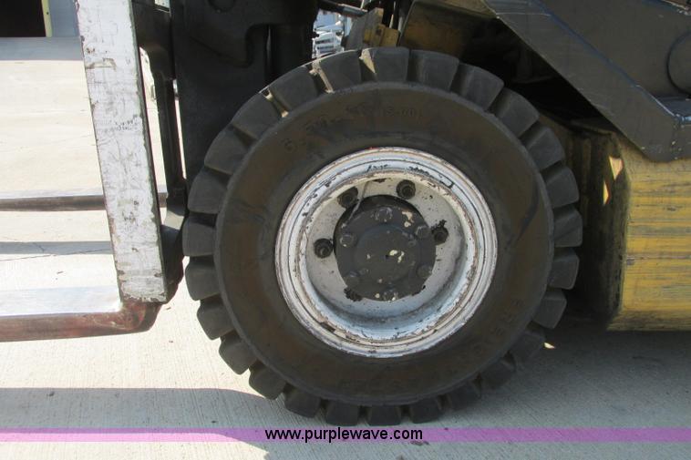 image for item I3494 Yale forklift