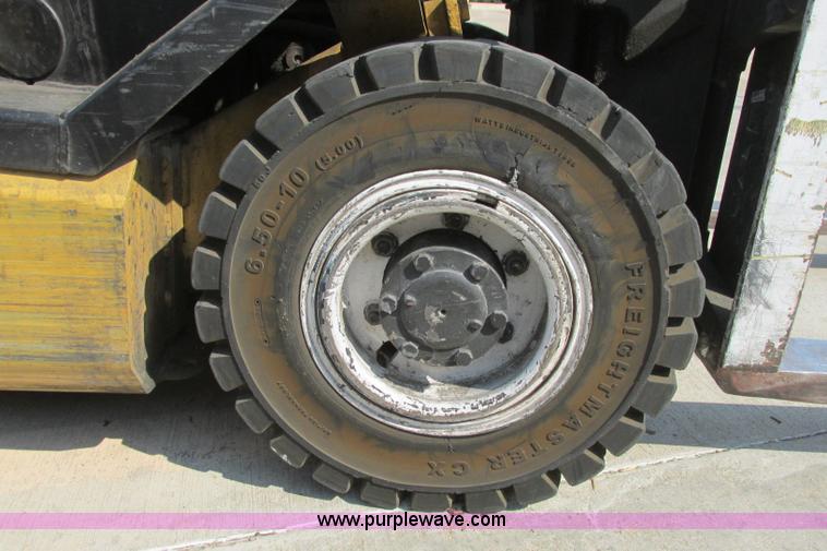 image for item I3494 Yale forklift