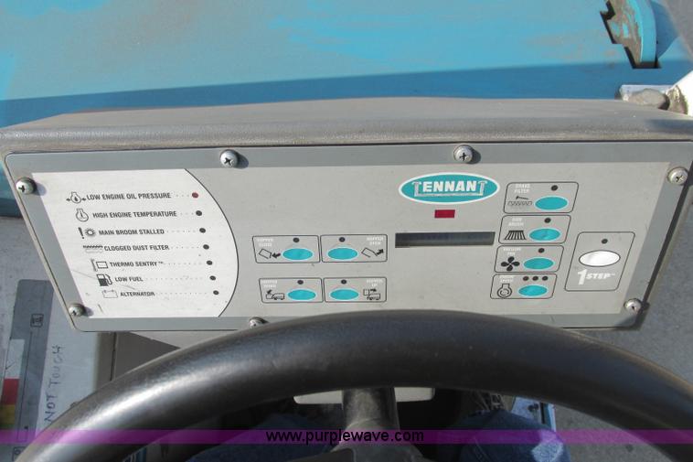 image for item I3495 Tennant 6650XS ride-on sweeper