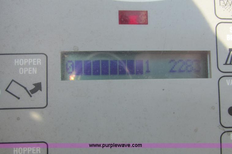 image for item I3495 Tennant 6650XS ride-on sweeper