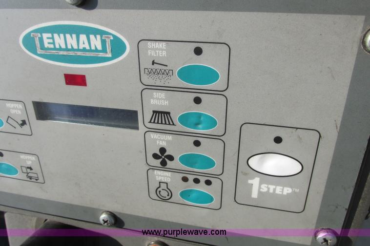 image for item I3495 Tennant 6650XS ride-on sweeper