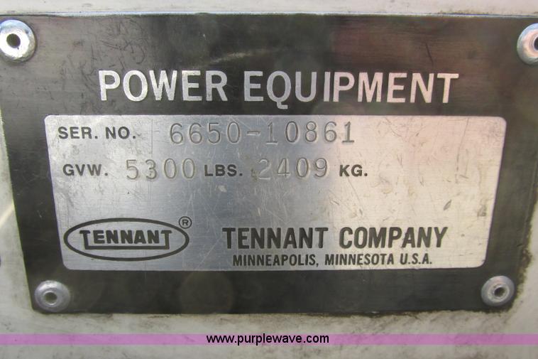 image for item I3495 Tennant 6650XS ride-on sweeper