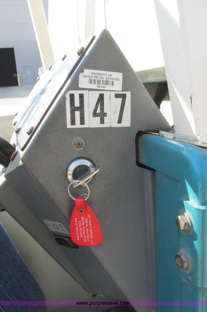 image for item I3495 Tennant 6650XS ride-on sweeper