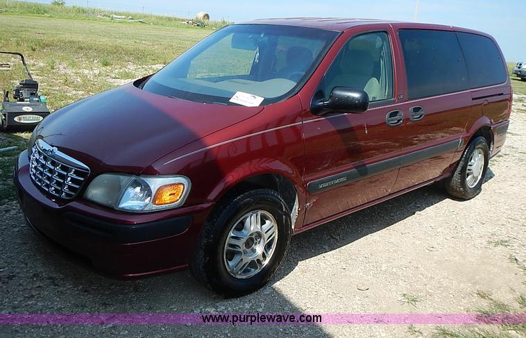 image for item I3557 2000 Chevrolet Venture LS van