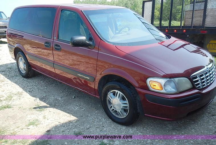 image for item I3557 2000 Chevrolet Venture LS van