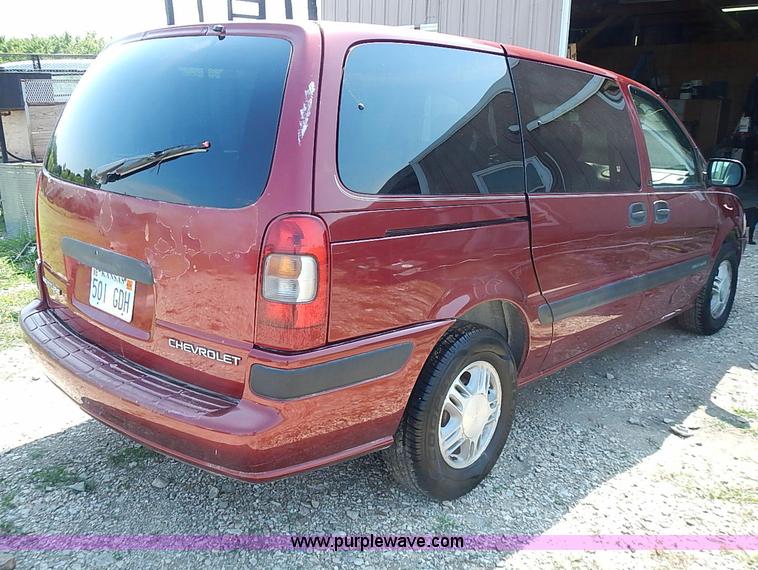 image for item I3557 2000 Chevrolet Venture LS van