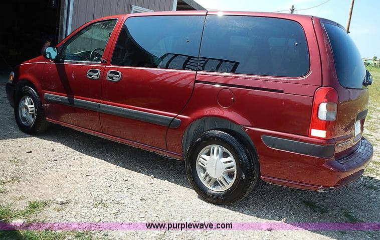 image for item I3557 2000 Chevrolet Venture LS van