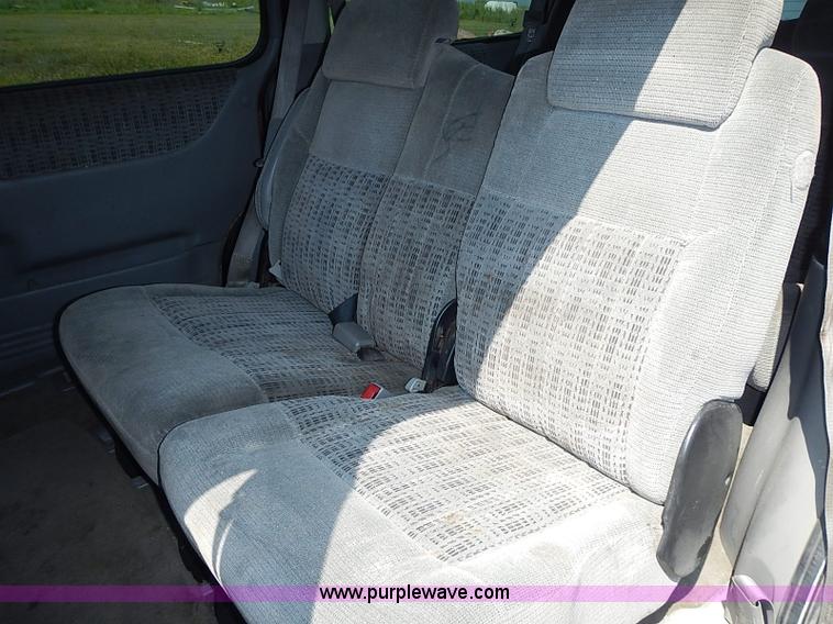 image for item I3557 2000 Chevrolet Venture LS van