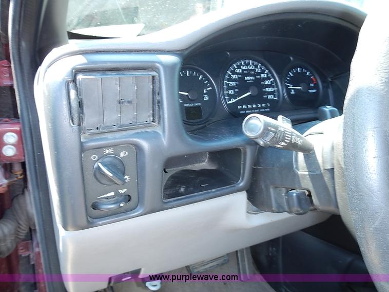 image for item I3557 2000 Chevrolet Venture LS van