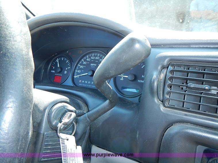 image for item I3557 2000 Chevrolet Venture LS van