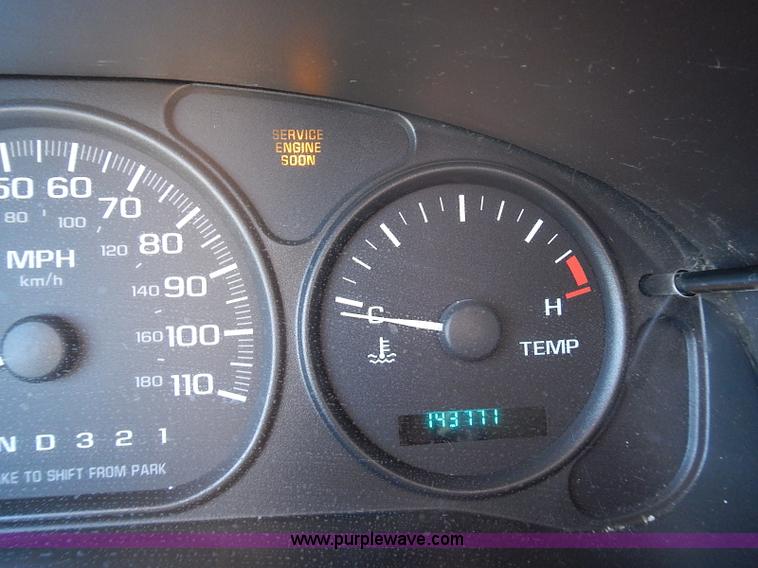 image for item I3557 2000 Chevrolet Venture LS van