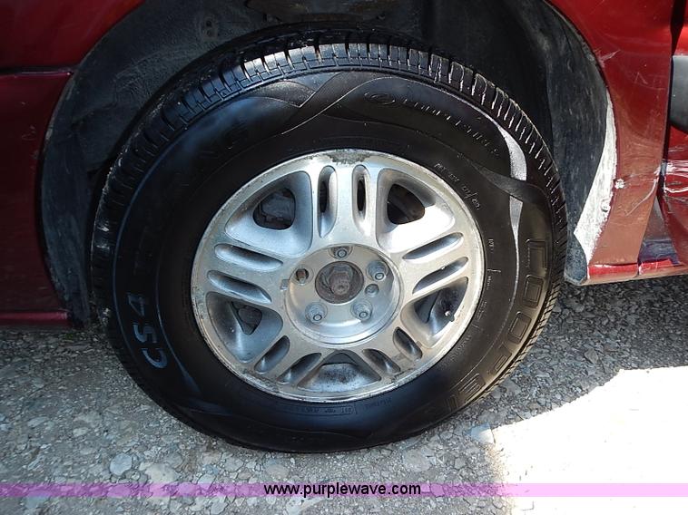 image for item I3557 2000 Chevrolet Venture LS van