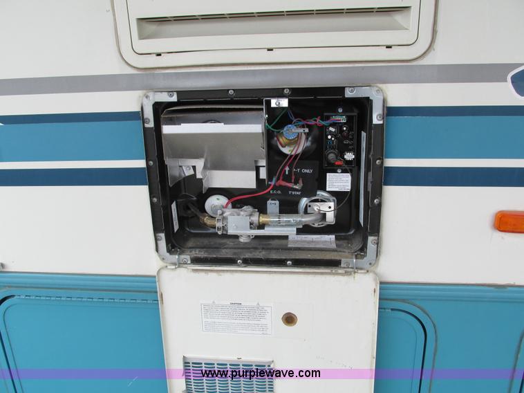 image for item I4146 1995 Winnebago ICG34RQ Itasca camper