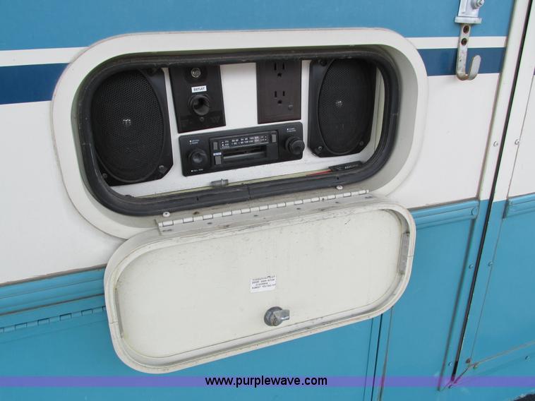 image for item I4146 1995 Winnebago ICG34RQ Itasca camper