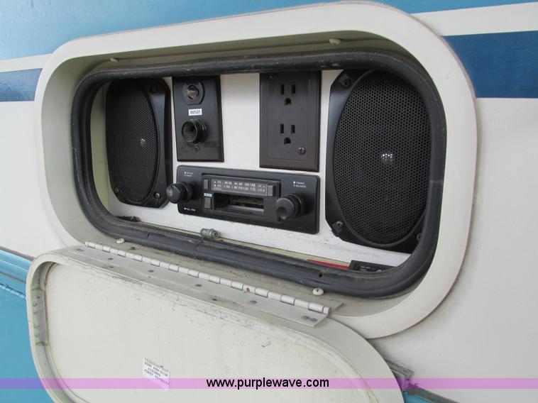 image for item I4146 1995 Winnebago ICG34RQ Itasca camper