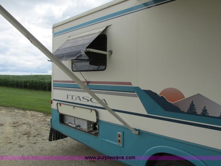 image for item I4146 1995 Winnebago ICG34RQ Itasca camper