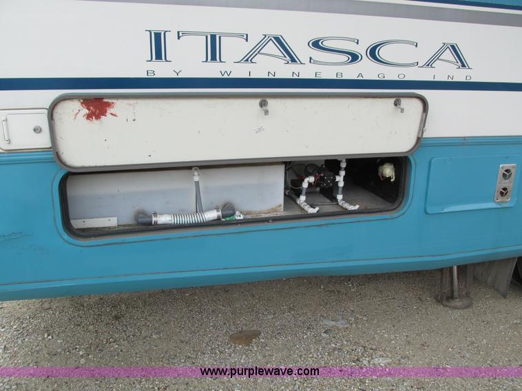 image for item I4146 1995 Winnebago ICG34RQ Itasca camper