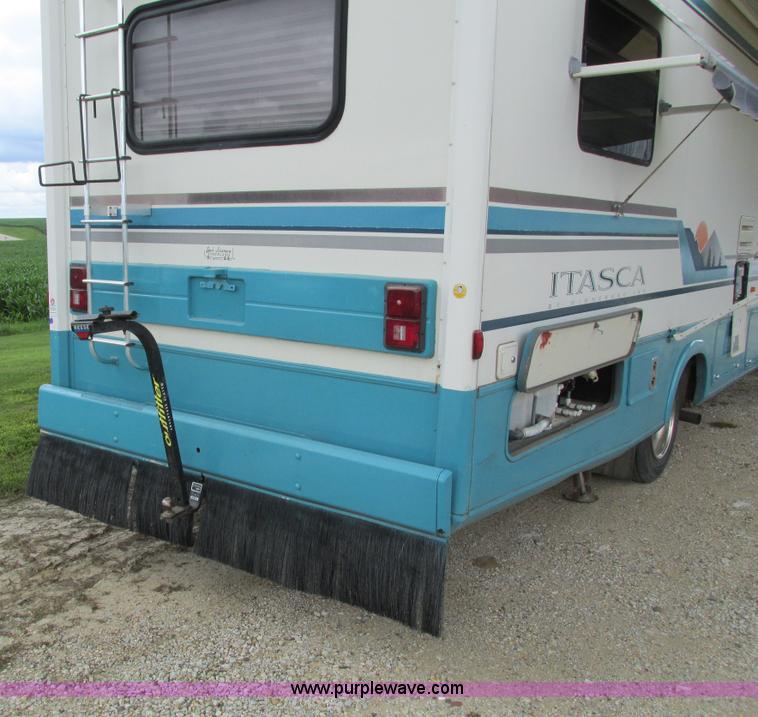 image for item I4146 1995 Winnebago ICG34RQ Itasca camper