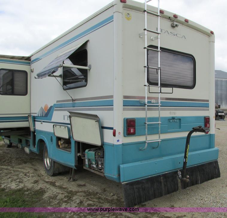 image for item I4146 1995 Winnebago ICG34RQ Itasca camper