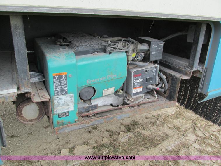 image for item I4146 1995 Winnebago ICG34RQ Itasca camper