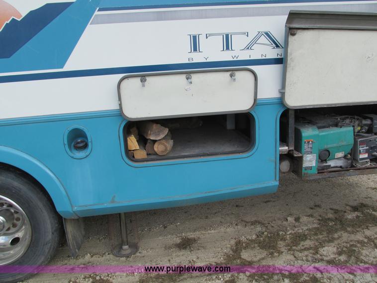 image for item I4146 1995 Winnebago ICG34RQ Itasca camper