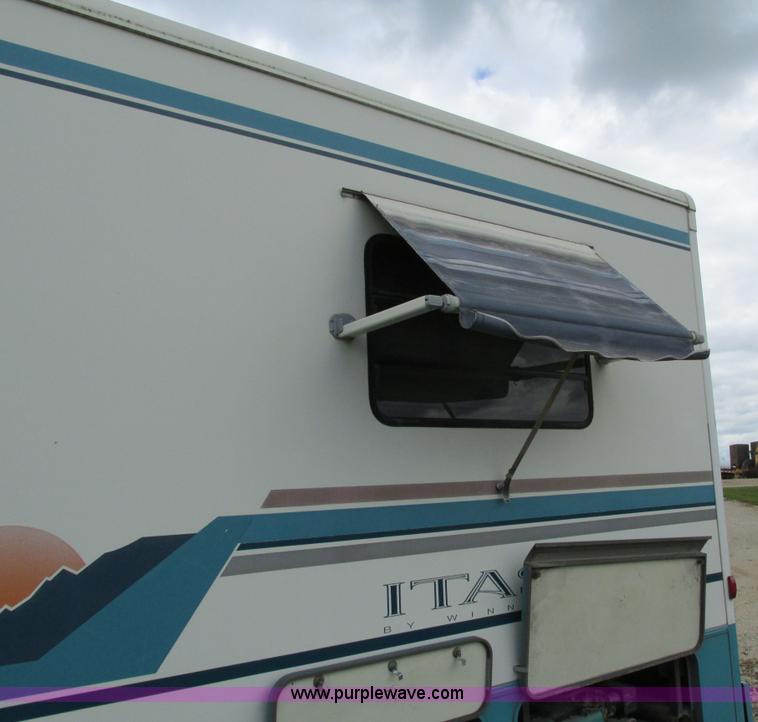 image for item I4146 1995 Winnebago ICG34RQ Itasca camper