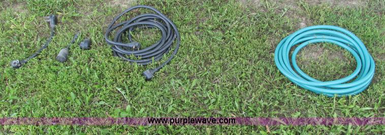 image for item I4146 1995 Winnebago ICG34RQ Itasca camper