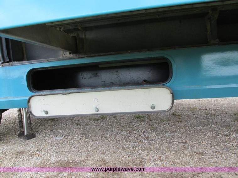 image for item I4146 1995 Winnebago ICG34RQ Itasca camper