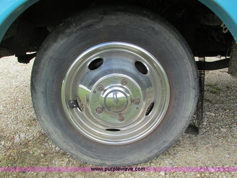 image for item I4146 1995 Winnebago ICG34RQ Itasca camper