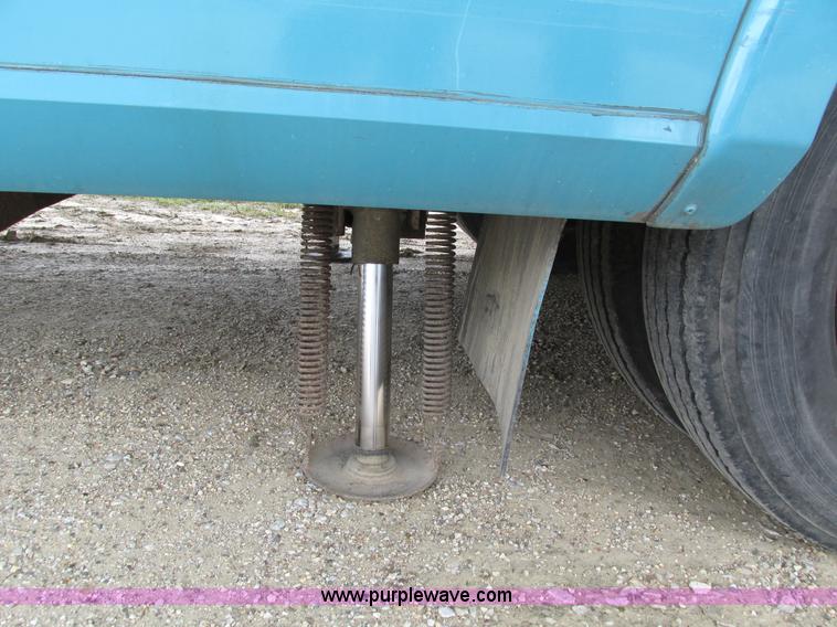 image for item I4146 1995 Winnebago ICG34RQ Itasca camper