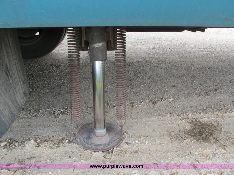 image for item I4146 1995 Winnebago ICG34RQ Itasca camper