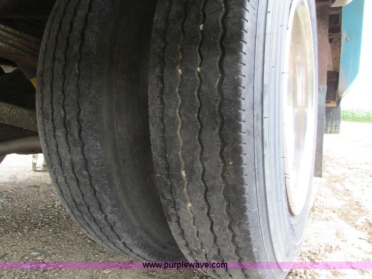 image for item I4146 1995 Winnebago ICG34RQ Itasca camper