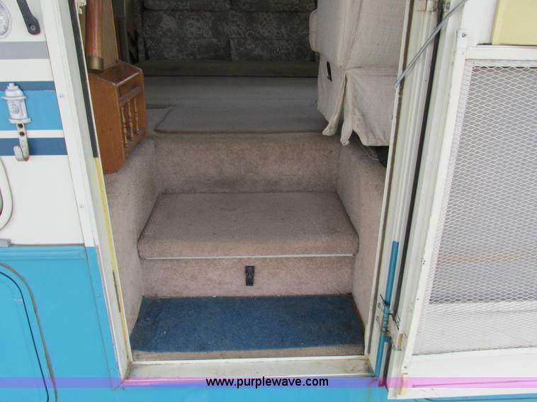 image for item I4146 1995 Winnebago ICG34RQ Itasca camper