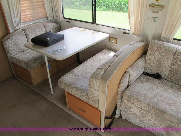 image for item I4146 1995 Winnebago ICG34RQ Itasca camper