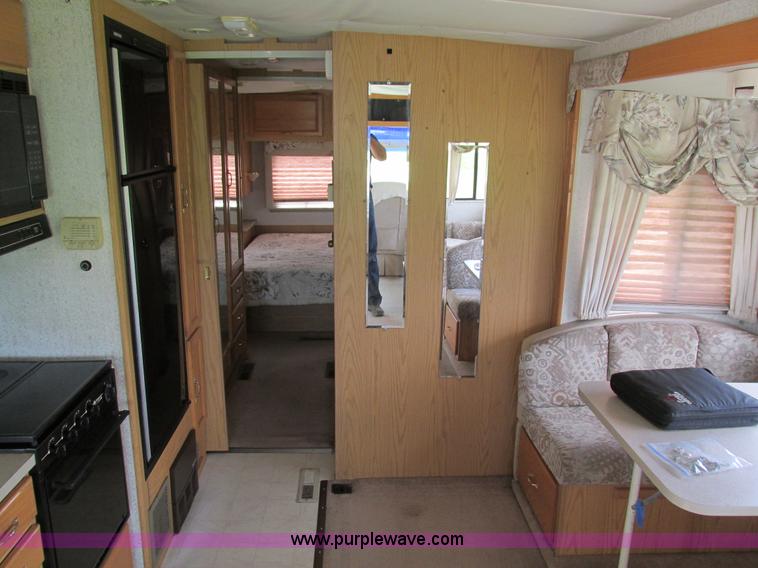 image for item I4146 1995 Winnebago ICG34RQ Itasca camper