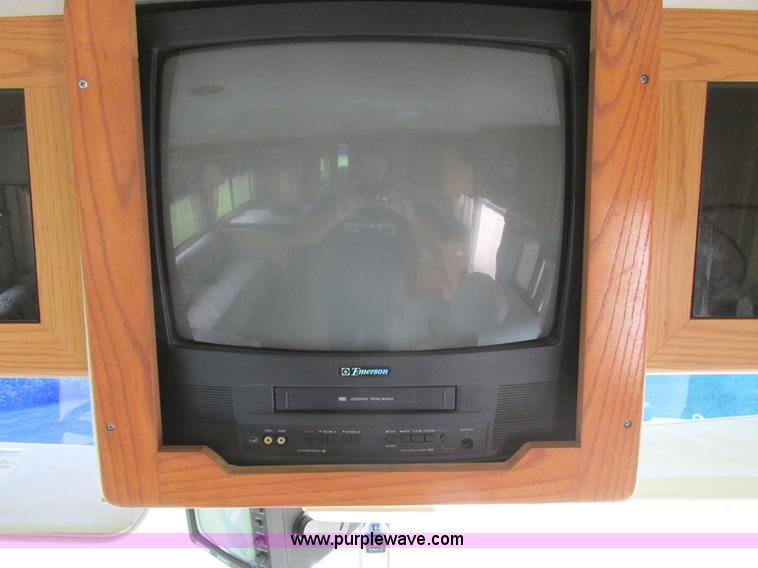 image for item I4146 1995 Winnebago ICG34RQ Itasca camper