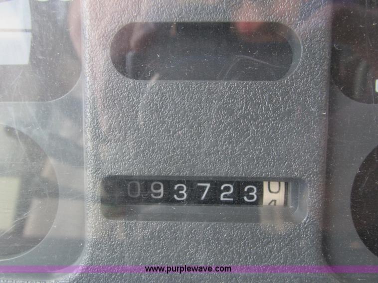 image for item I4146 1995 Winnebago ICG34RQ Itasca camper