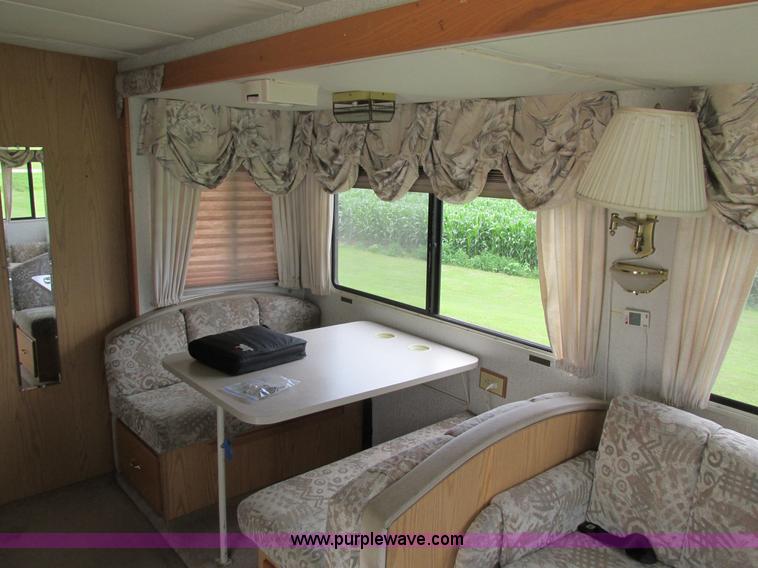 image for item I4146 1995 Winnebago ICG34RQ Itasca camper