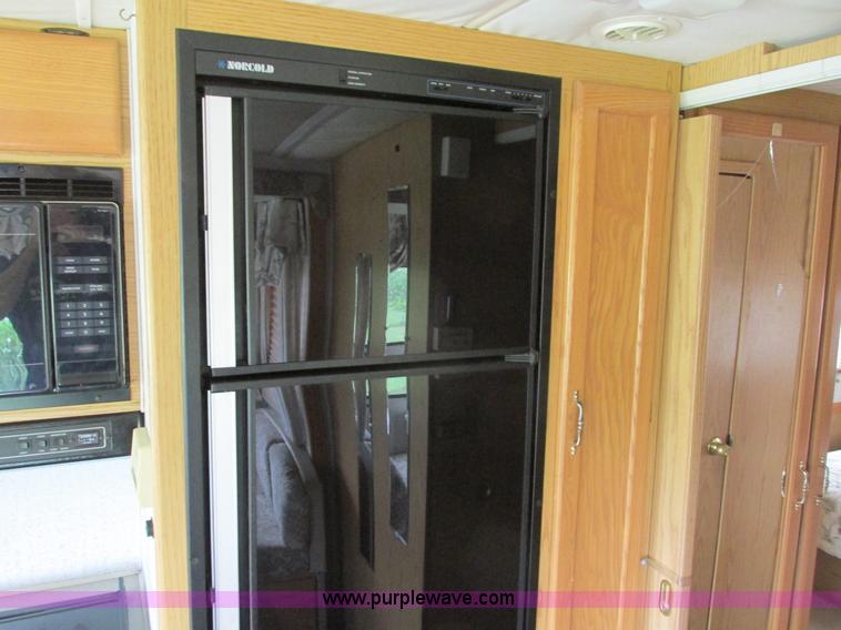 image for item I4146 1995 Winnebago ICG34RQ Itasca camper