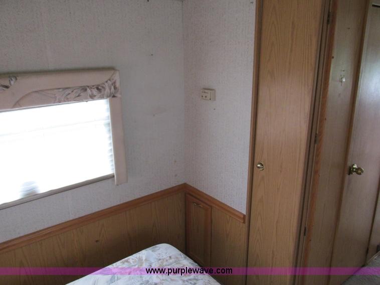 image for item I4146 1995 Winnebago ICG34RQ Itasca camper