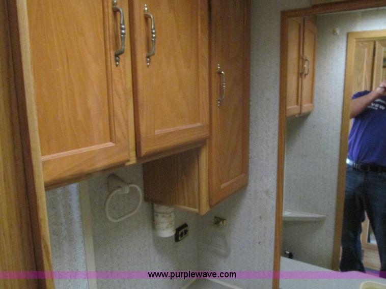 image for item I4146 1995 Winnebago ICG34RQ Itasca camper