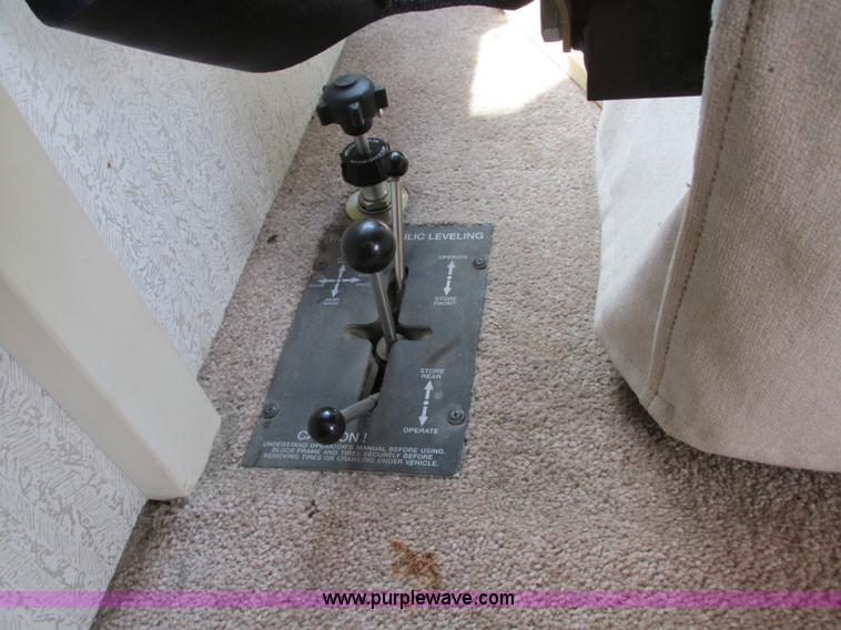 image for item I4146 1995 Winnebago ICG34RQ Itasca camper